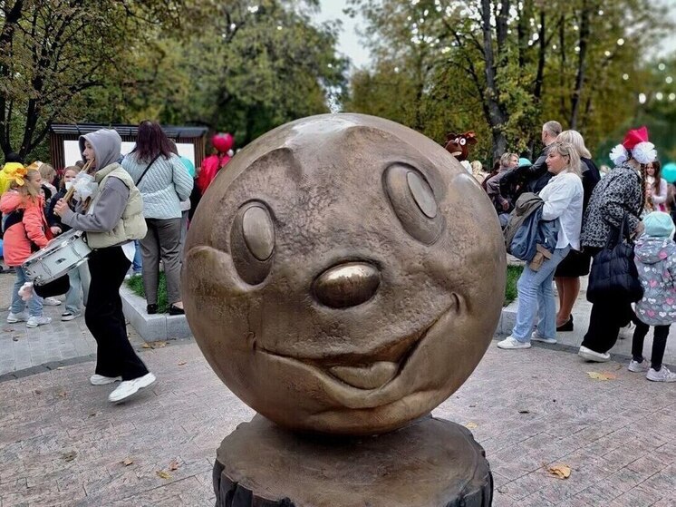 Хинштейн: предлагаю запретить вход на спортплощадки в темное время суток