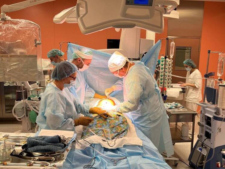 Югорские медики спасли мать и ребёнка: проведена сложнейшая операция при врастании плаценты