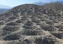 В перуанских предгорьях Анд археологи разгадали многовековую тайну «Полосы ям» — тысячи загадочных углублений, выстроенных в мильную сетку