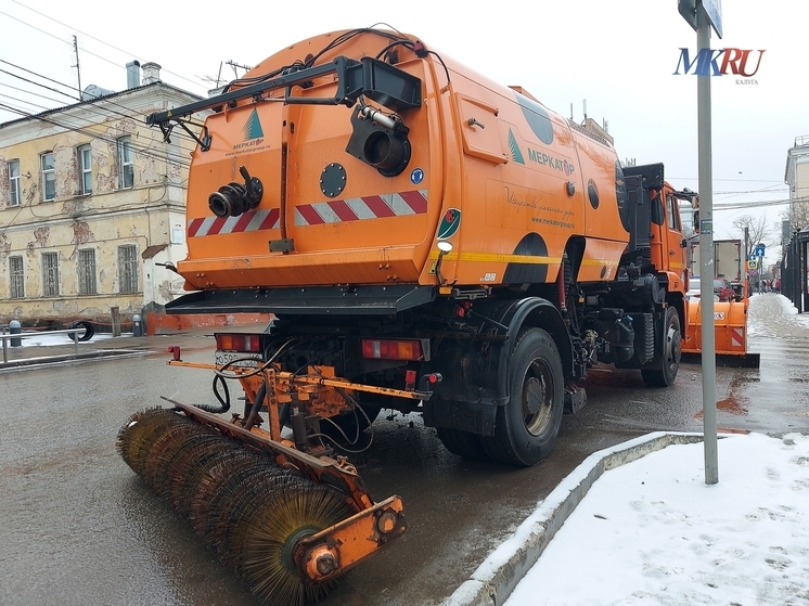 В Калуге стало больше тротуарной техники