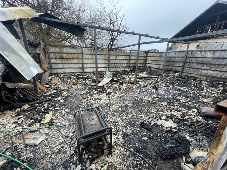 В Ростовской области вместе с заказами дотла сгорел пункт выдачи