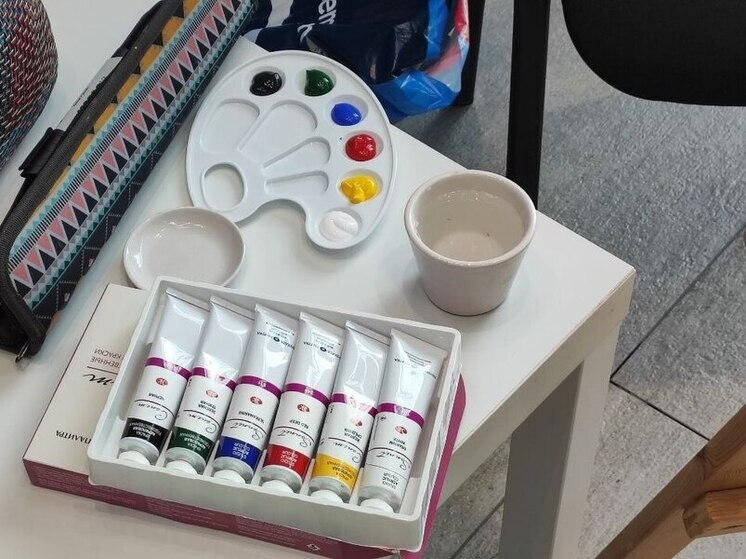 Сеанс арт-терапии провели для подростков в колонии поселка Колосовка