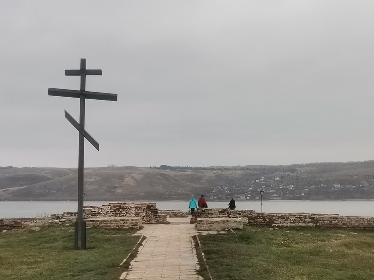 По народному календарю 20 ноября 2025 года отмечается Федотов день. Православная церковь в этот день вспоминает святого мученика Феодота, который был одним из тридцати христиан, пострадавших за веру в третьем веке в Мелитине. 