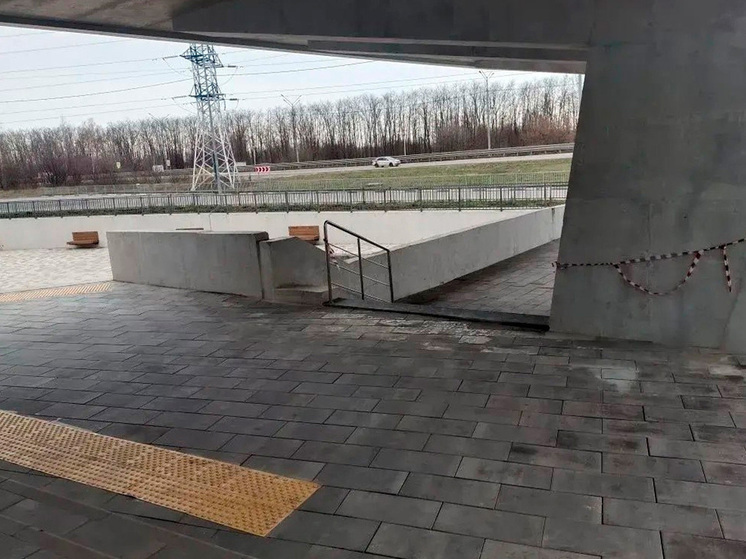 В Липецке подрядчик устранил недостатки пешеходных зон у поликлиники