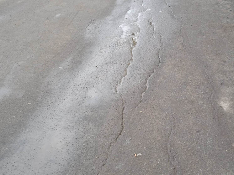 Следователи в Петербурге выясняют причины обвала грунта под припаркованными авто