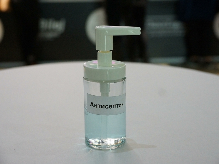 Двое сотрудников ресторана госпитализированы с ожогами после возгорания антисептика