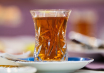 Когда за окном темнеет рано, а ветер завывает, нет ничего лучше, чем укутаться в плед и согреться чашкой ароматного горячего напитка