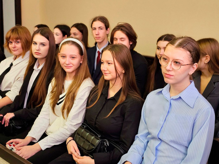 Юные липчане погружаются в мир юриспруденции на экскурсии в арбитражный суд