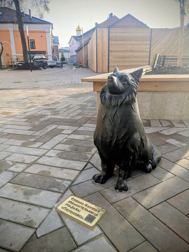 В Туле в сквере Натальи Грамолиной установили скульптуру Манюни из Поленово