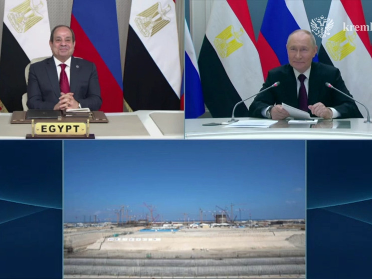 Владимир Путин и президент Египта Ас-Сиси приняли участие в церемонии установки корпуса реактора на первом блоке АЭС «Эль-Дабаа», которая на сегодняшний день считается самой крупной атомной стройкой в мире