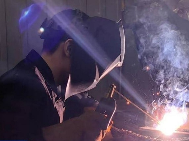 Профессиональный вызов: Студент из Калмыкии примет участие в окружном состязании сварщиков