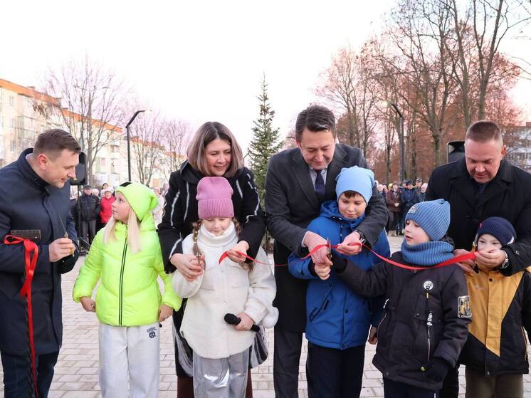 После благоустройства в Новомосковске открыли сквер 239-й стрелковой дивизии