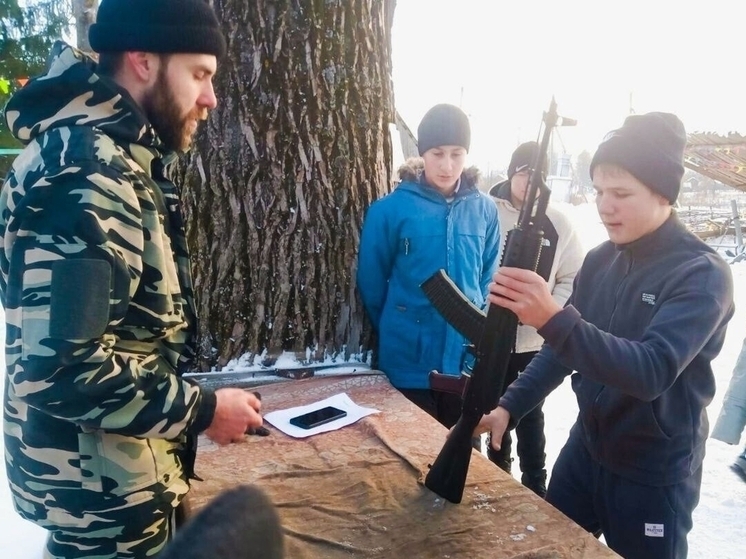 Детей из Иванова привезли в партизанскую деревню
