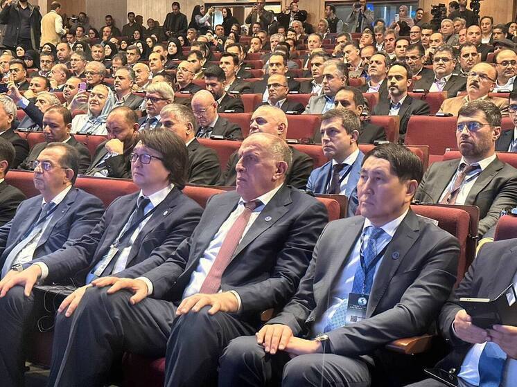 Премьер Дагестана подписал коммюнике по итогам форума губернаторов Каспия