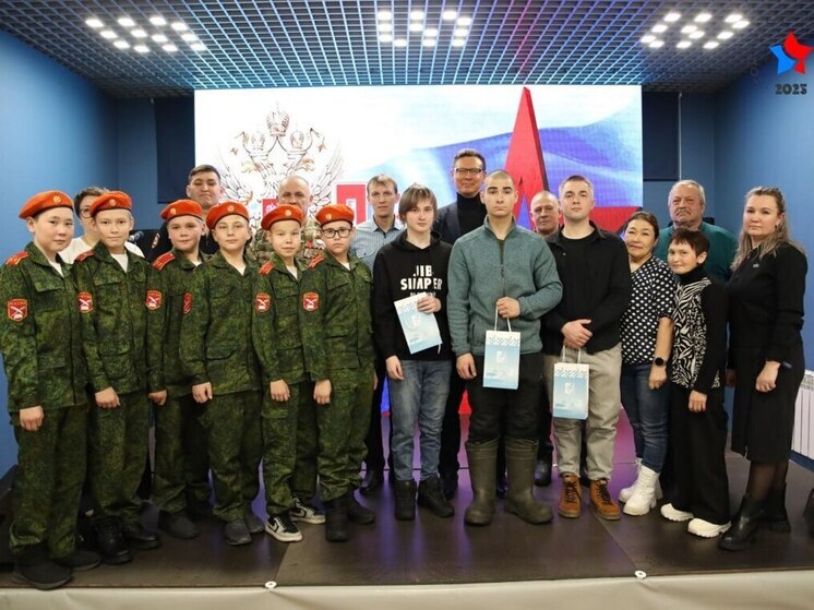 Легкой службы призывникам на их проводах пожелал глава Шурышкарского района