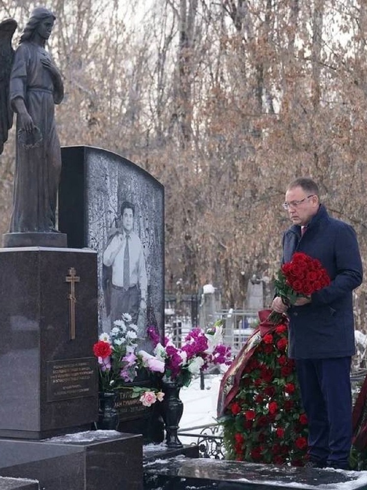 Губернатор Кузбасса почтил память Амана Тулеева