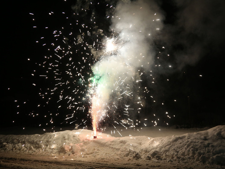 Гражданам РФ грозят штрафы до 50 тысяч рублей за ущерб при запуске фейерверка