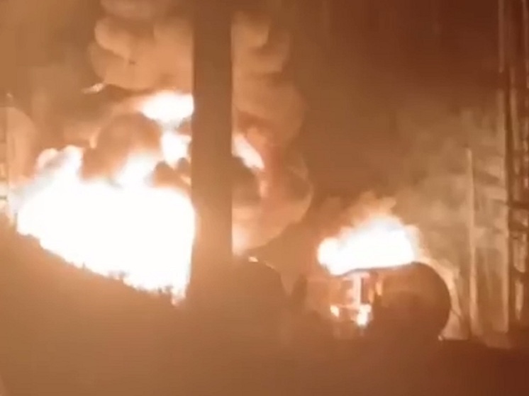 В результате горения цистерн в Свердловской области повреждены ж/д пути и мост