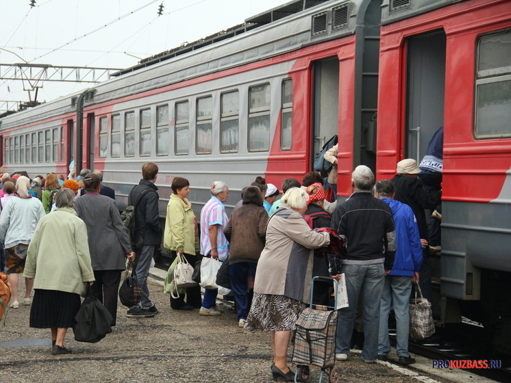 Маршрут Петербург — Новокузнецк задержан из-за пожара на перегоне с цистернами
