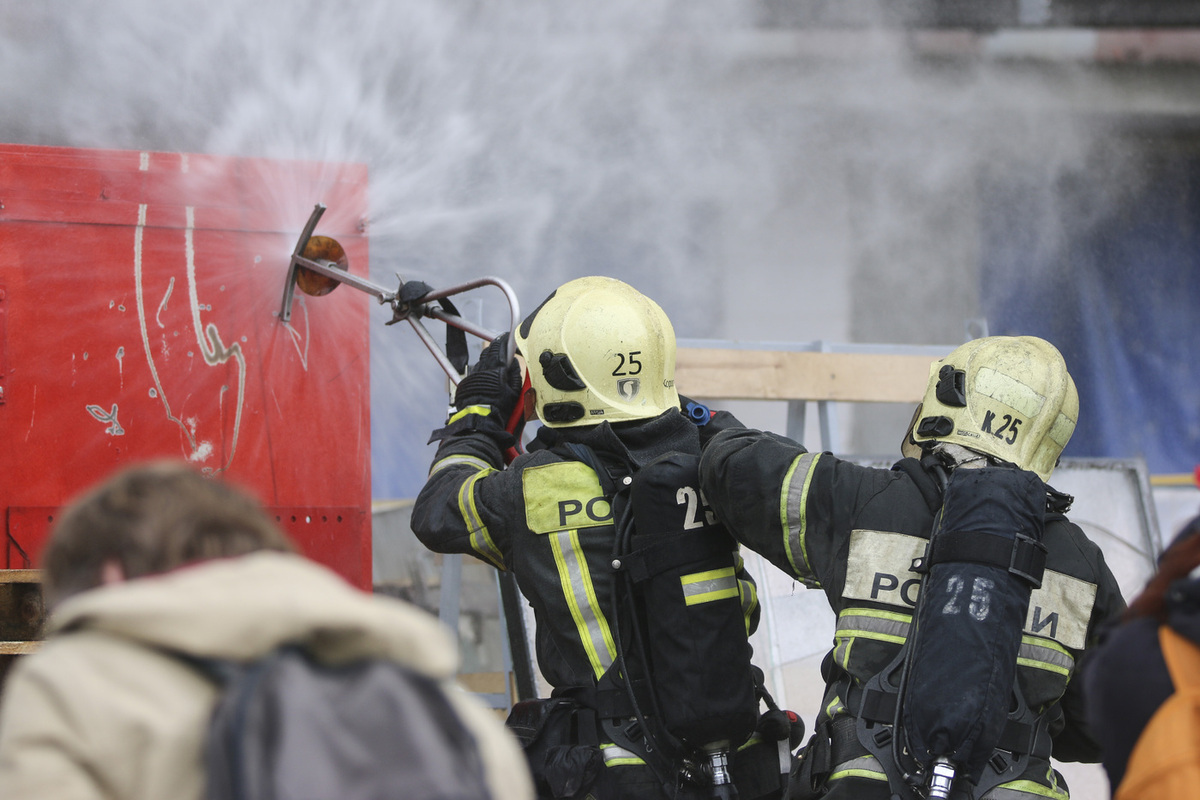 В результате атаки БПЛА произошло возгорание на предприятии в российском регионе