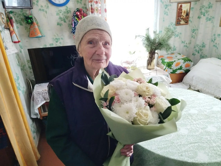 Виталий Королев поздравил со 102-летием жительницу Тверской области