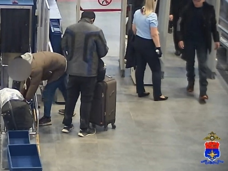 В Пулково раскрыли дерзкую кражу смарт-часов у пассажира