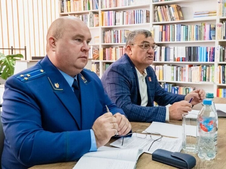 Прокурор и глава Мелитополя провели приём граждан