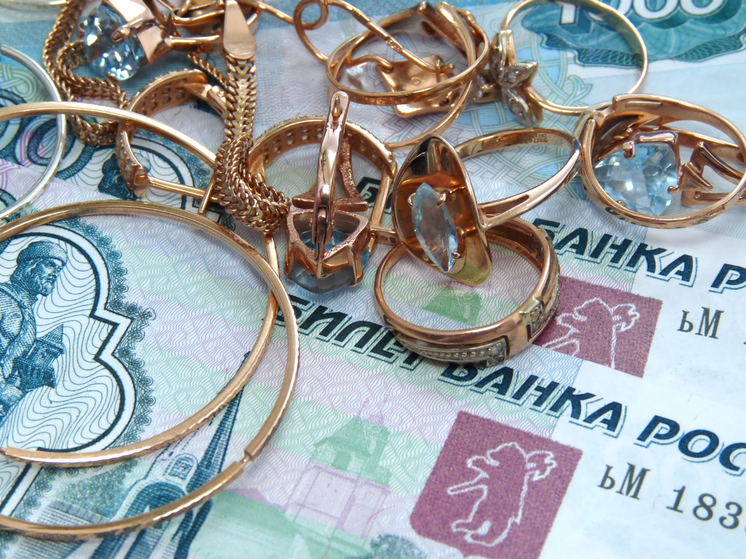 Северодвинец похитил у коллеги все деньги и украшения