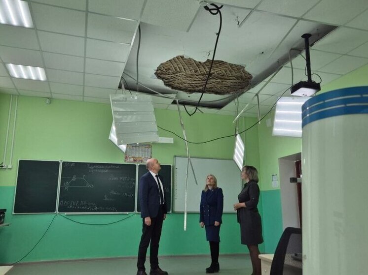 Прокуратура выяснила причину обрушения потолка в школе в Балее