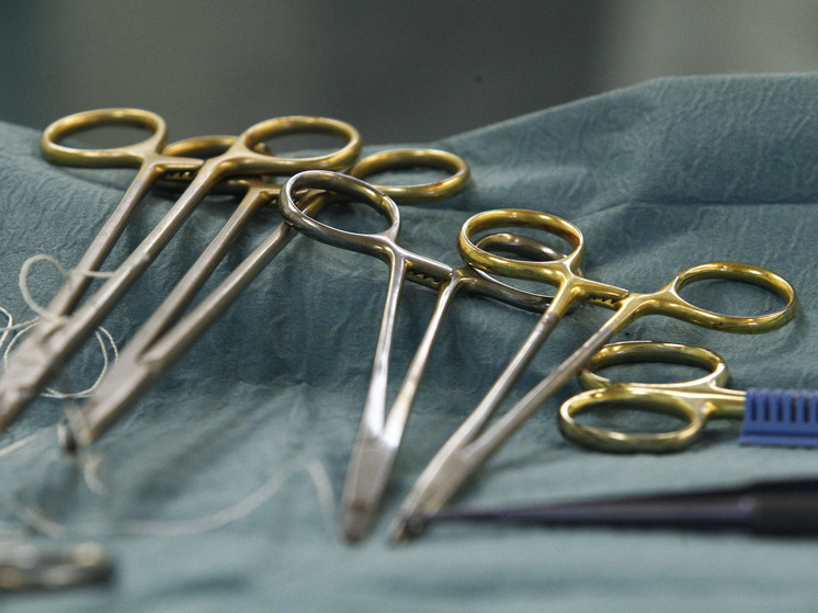 Ребенку удалили опухоль размером с яблоко