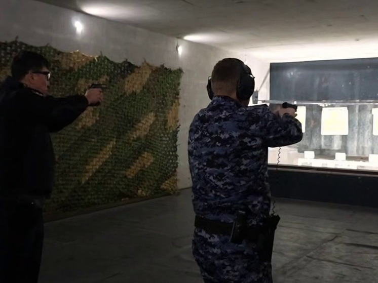 Полицейские Калмыкии провели занятия по огневой подготовке