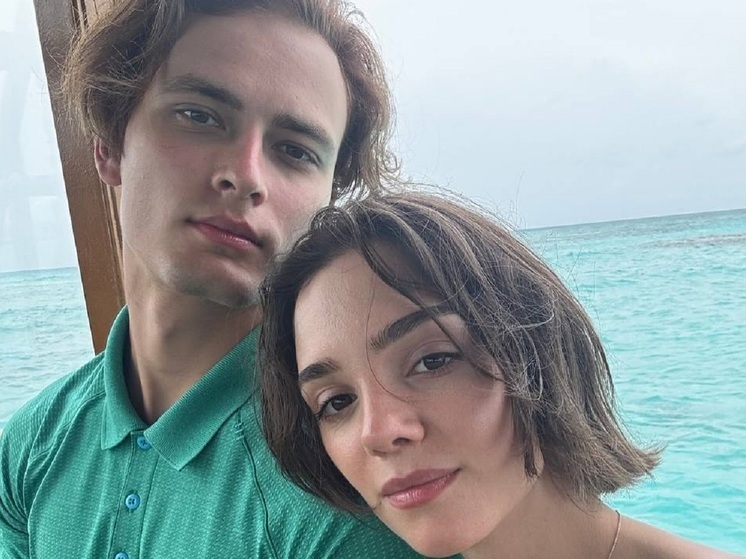 19 ноября титулованная российская фигуристка Евгения Медведева отпраздновала 26-летие. Возлюбленный спортсменки, танцовщик Ильдар Гайнутдинов опубликовал в этот день видео, иллюстрирующие их отношения.