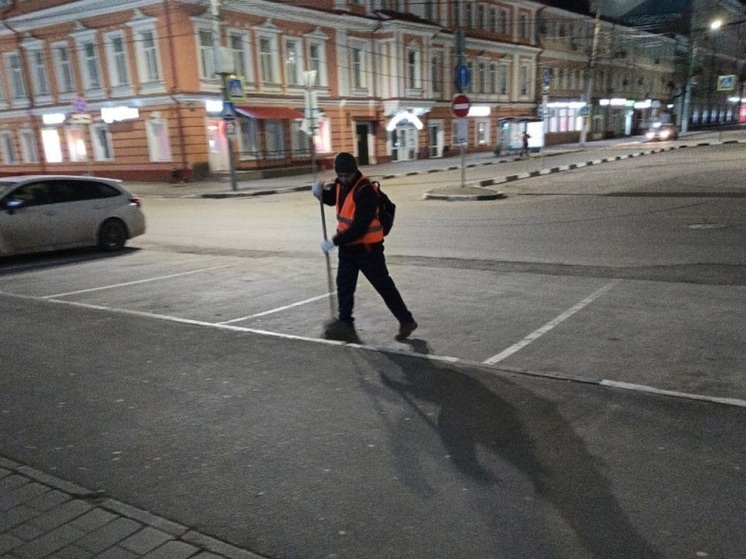  В Туле на уборку улиц вышли 120 единиц спецтехники