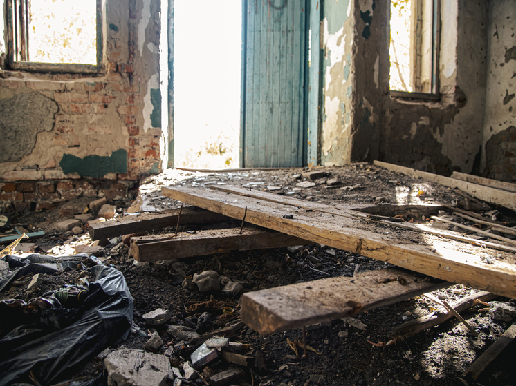 СК России взял на контроль дело о многолетнем нерасселении аварийного дома в Чулыме