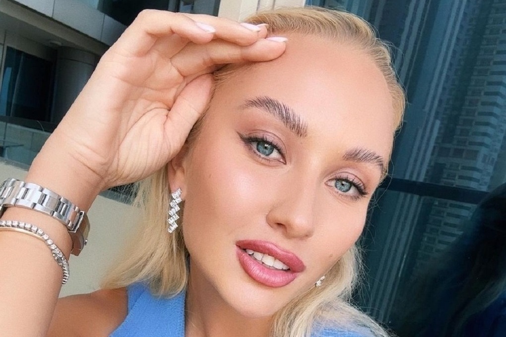 Теннисистка наслаждается компанией возлюбленного