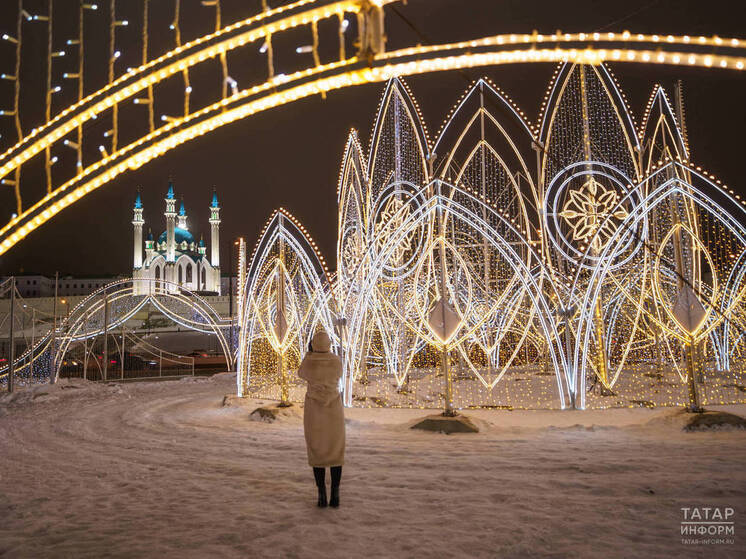 Казанский Кремль начали украшать к Новому году
