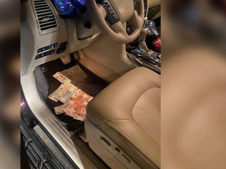 В Тюменской области за взятки арестовали инспекторов автодорожного надзора