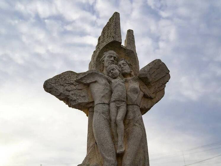 В Евпатории открыли сквер на месте взорвавшегося дома