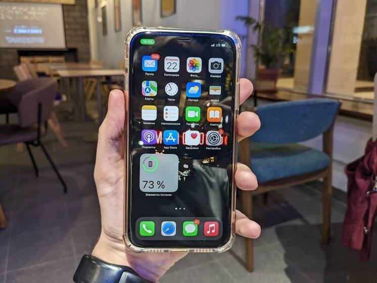 Омичи в отпуске могут рассчитываться по QR-коду российской картой