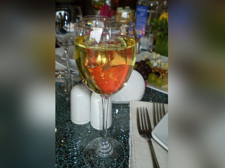 Нарколог Шуров: шампанское может быть опасно для людей с аллергией