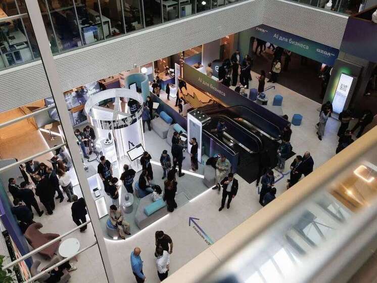 Губернатор Воронежской области обсудил развитие искусственного интеллекта на конференции в Москве