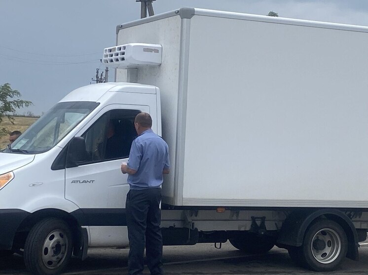 Из Херсонской области в Крым пытались провезти партию испорченной колбасы