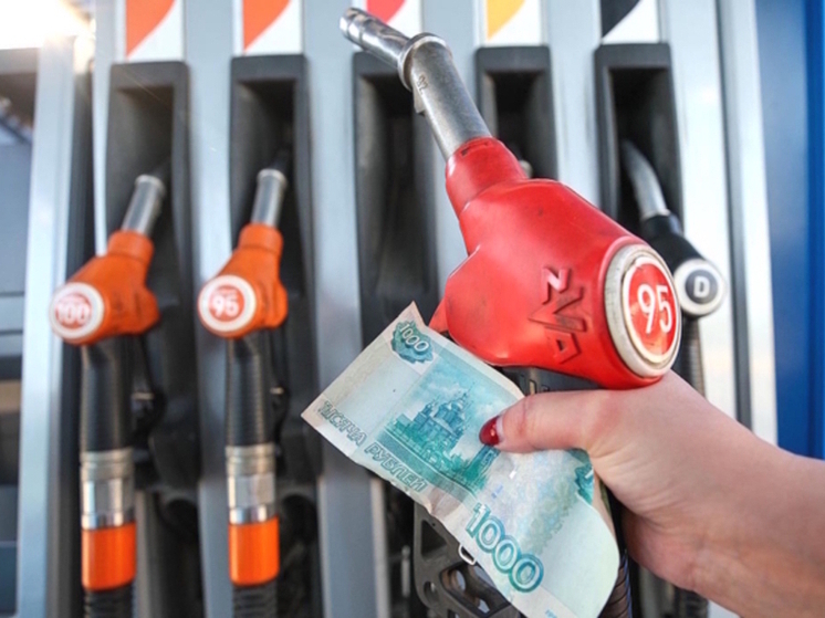 Цены на бензин АИ-92 в Нижегородской области выросли до 61,2 руб.