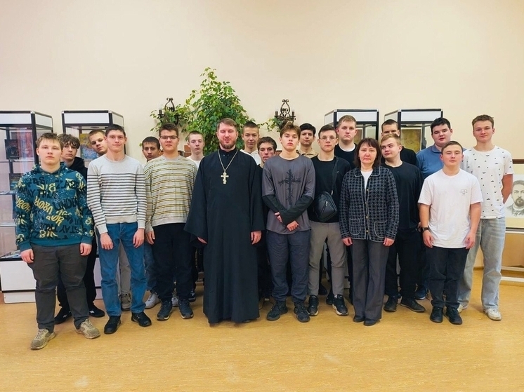 Студенты Серпухова пообщались со  священником