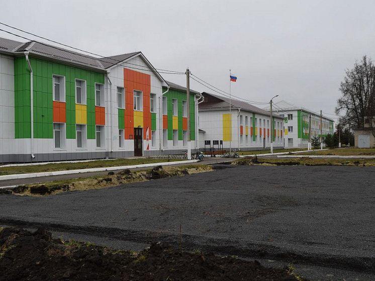 В поселке Поныри появится новая игровая площадка для школьников