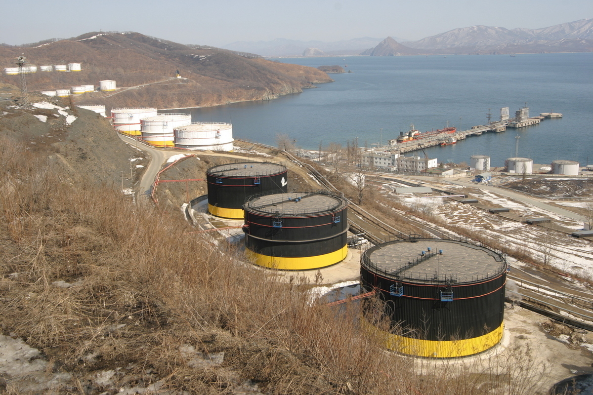 Ложка дисконта на бочку нефти: скидки на баррель из России достигли рекордного уровня