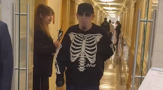 Шуфутинский объяснил, почему молодая жена его не ревнует