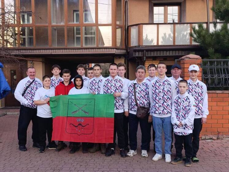 Запорожские атлеты демонстрируют силу и волю на Всероссийских соревнованиях по тяжелой атлетике