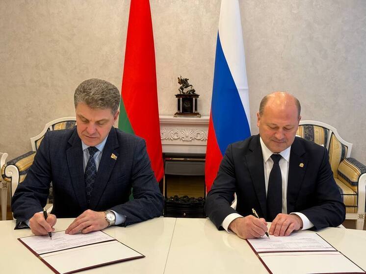 Александр Скрябин встретился в Минске с Председателем Минского городского исполкома Владимиром Кухоревым