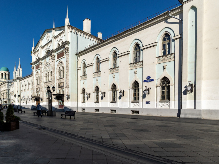 Есть понятие «долгострой» - объект, который начали было строить, да что-то пошло не так, и вместо здания получился «памятник чьей-то самонадеянности»